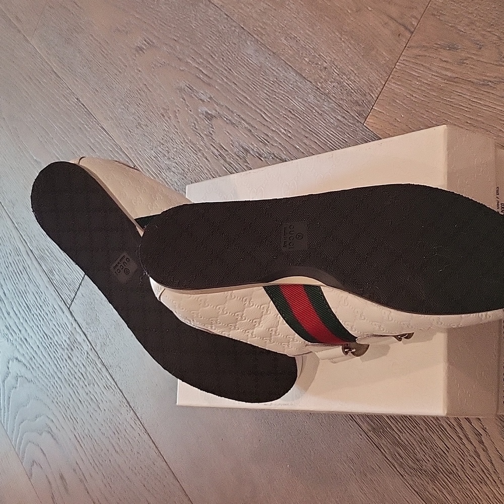Sneakers - Picture 4 of 5